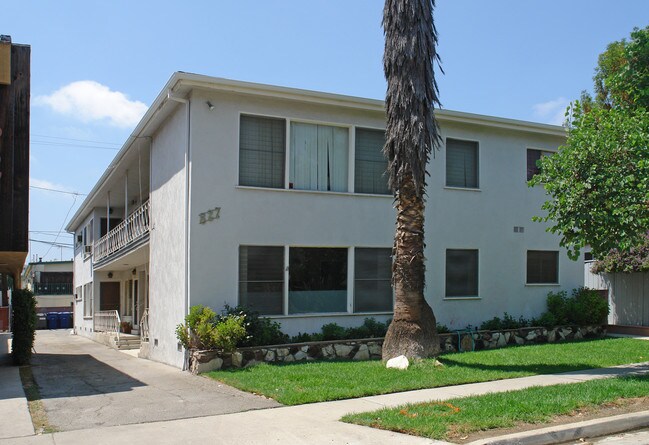 827 Westmount Dr in West Hollywood, CA - Building Photo - Building Photo