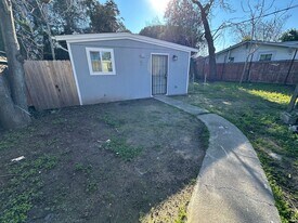 411 I St in Antioch, CA - Building Photo