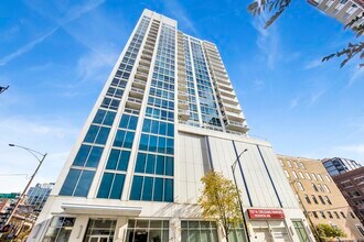 757 N Orleans St in Chicago, IL - Foto de edificio - Building Photo