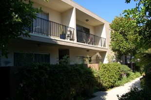 La Gaviota Ventura in Encino, CA - Foto de edificio - Building Photo