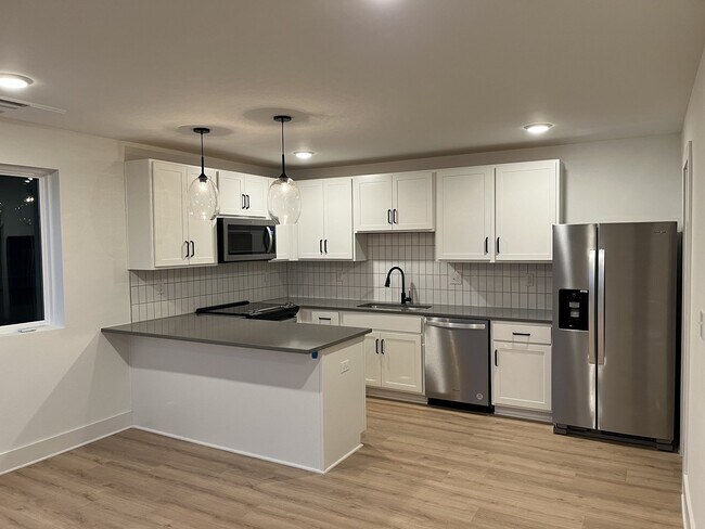 102 Duke St-Unit -Unit 3 in Nashville, TN - Building Photo - Building Photo