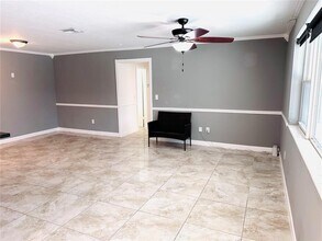 8761 NW 12th St in Pembroke Pines, FL - Building Photo - Building Photo