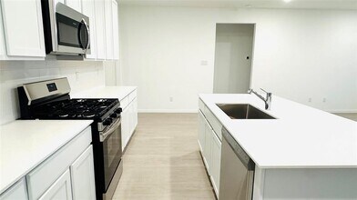 830 Heaven Dr in Beasley, TX - Building Photo - Building Photo
