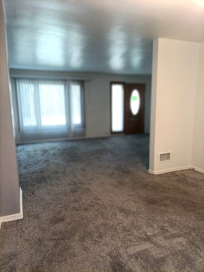 11 Dunlap Rd in Park Forest, IL - Building Photo - Building Photo