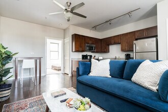 1016 18th Ave S in Nashville, TN - Foto de edificio - Building Photo