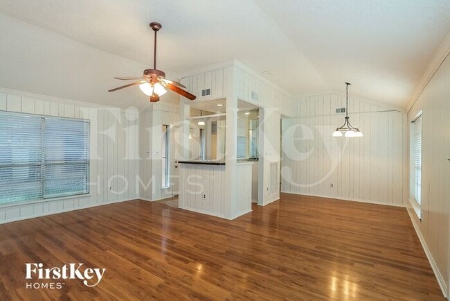 613 W Castle Harbour Dr in Friendswood, TX - Building Photo - Building Photo