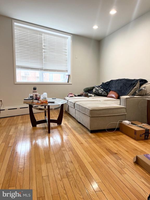 property at 1117 W Moyamensing Ave