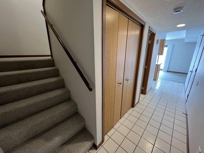 2210 18th Ave SE in Rochester, MN - Building Photo - Building Photo