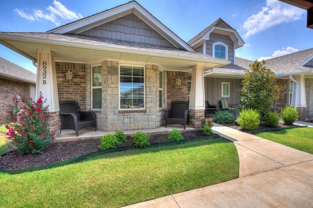 8932 SW 55th St-Unit -Unit B in Oklahoma City, OK - Building Photo