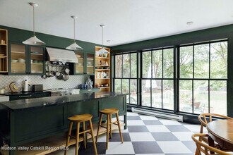 5 Fairview Ave in Chatham, NY - Building Photo - Building Photo