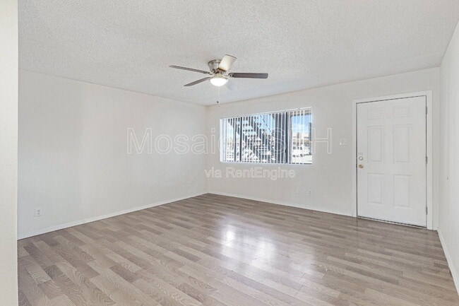 3810 N Maryvale Pkwy in Phoenix, AZ - Building Photo - Building Photo