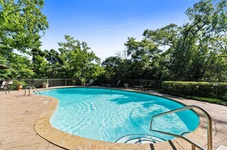 6591 Bayou Glen Rd in Houston, TX - Building Photo - Building Photo