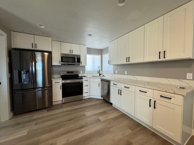 property at 11870 Chesapeake Dr