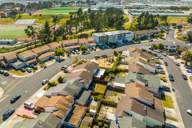 West Ridge in Daly City, CA - Building Photo - Building Photo