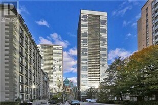 101 Charles St E in Toronto, ON - Building Photo