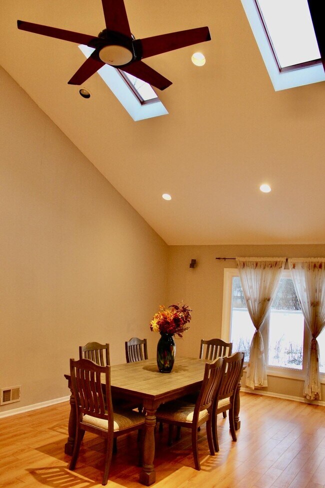 3443 Buena Rd in Highland Park, IL - Foto de edificio - Building Photo