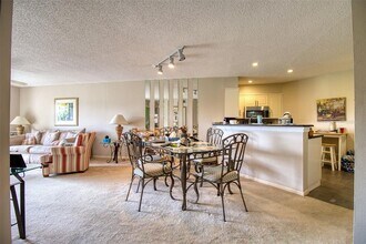 6059 Bahia Del Mar Blvd S in St. Petersburg, FL - Building Photo - Building Photo