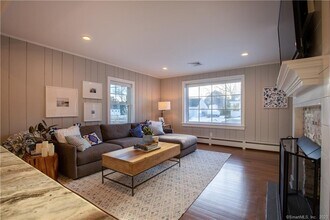 37 Bassett Ln in Madison, CT - Building Photo - Building Photo