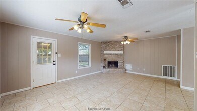 3004 Longleaf Dr in College Station, TX - Foto de edificio - Building Photo