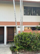 4425 SW 70th Terrace in Davie, FL - Building Photo