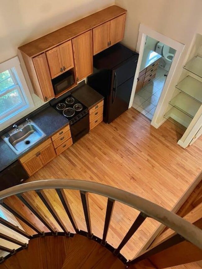 35 Hibriten Dr