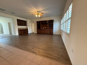 9397 Boulder River Way in Elk Grove, CA - Building Photo - Building Photo