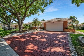 9600 NW 18th St in Plantation, FL - Building Photo - Building Photo
