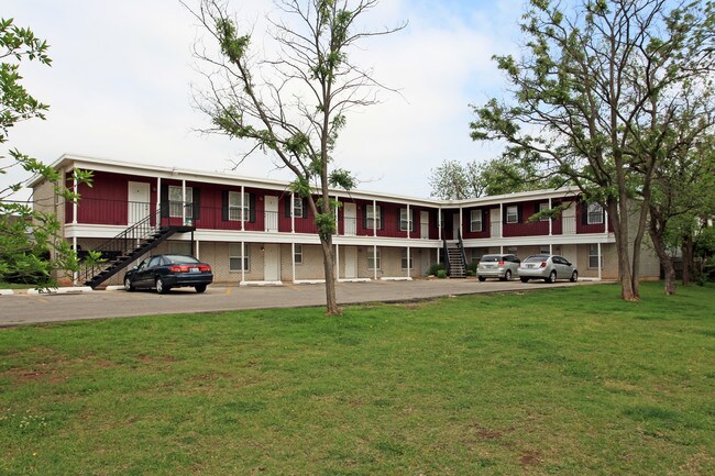 Premier Villas Apartments in Oklahoma City, OK - Foto de edificio - Building Photo