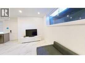 1611 Angelo Ave in Port Coquitlam, BC - Building Photo