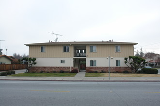 715 Monroe St in Santa Clara, CA - Foto de edificio - Building Photo