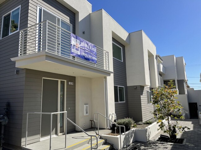 1258 E Santa Clara St in Ventura, CA - Building Photo - Building Photo