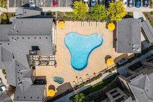 San Tropez Apartments & Townhomes in South Jordan, UT - Building Photo