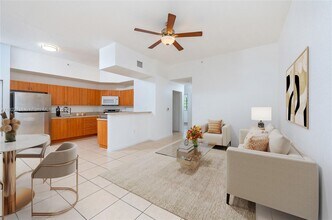 2851 Riverside Dr in Coral Springs, FL - Building Photo - Building Photo