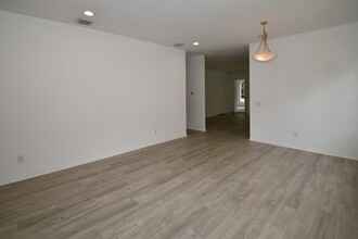 30741 Pumpkin Ridge Dr in Wesley Chapel, FL - Building Photo - Building Photo