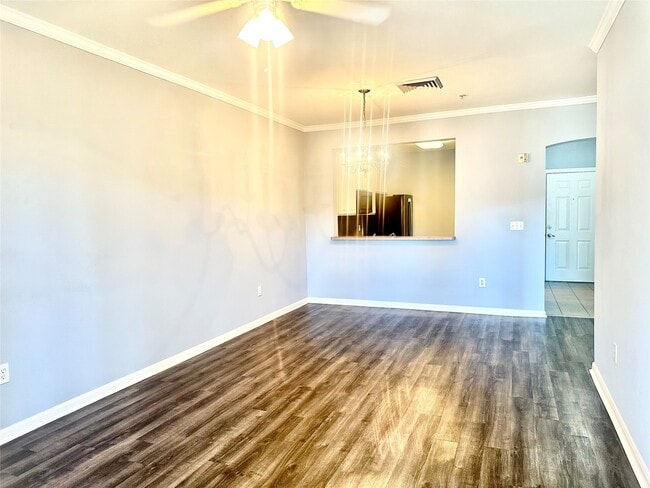 property at 2815 Kings Crossing Dr