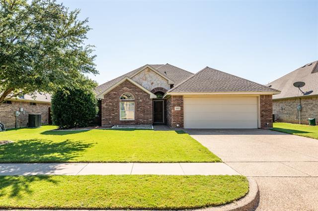 10913 Golfview Way in Benbrook, TX - Building Photo