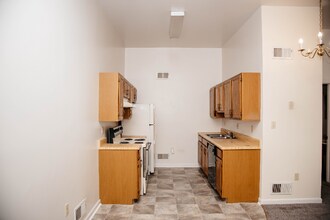 33 E Park St-Unit -102 in Elizabethtown, PA - Building Photo - Building Photo
