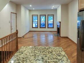 1321 W Belmont Ave, Unit 1 in Chicago, IL - Building Photo - Building Photo