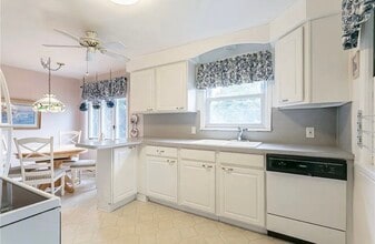 26 Garden Dr in Irondequoit, NY - Building Photo - Building Photo