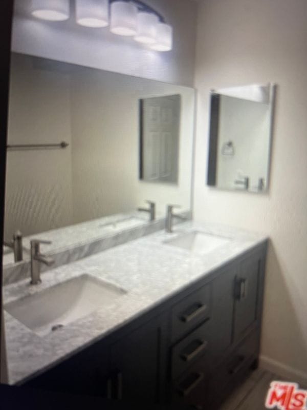 4810 S La Brea Ave in Los Angeles, CA - Building Photo - Building Photo