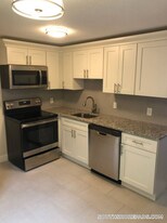 217 Beaver Dam Rd in Plymouth, MA - Building Photo