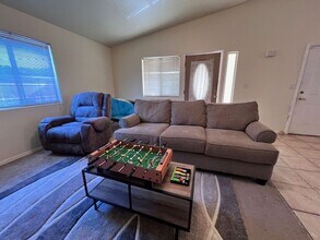 335 Riverwood Ln in Bullhead City, AZ - Building Photo - Building Photo