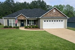 127 Lee Rd 2181 in Phenix City, AL - Building Photo