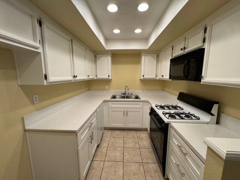 8167 Vineyard Ave in Rancho Cucamonga, CA - Building Photo