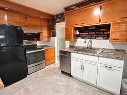 138 Sherman St, Unit 138 Sherman Street in Quincy, MA - Foto de edificio - Building Photo