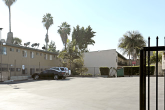 Capri Apartments in Downey, CA - Building Photo - Building Photo