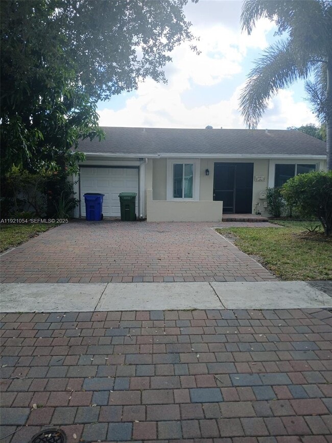5550 Lakewood Cir S in Margate, FL - Building Photo - Building Photo