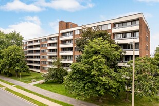 100 Francois Boul Apartments