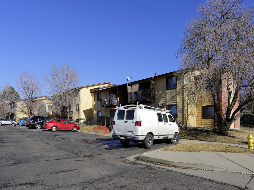 Asbury Park Apartments in Aurora, CO - Building Photo