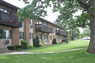 Oakridge Apartments in Madison, WI - Foto de edificio - Building Photo